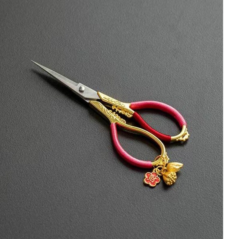 ヴィンテージクリスタル裁縫はさみ：装飾的なステンレススチール刺繍はさみ Red