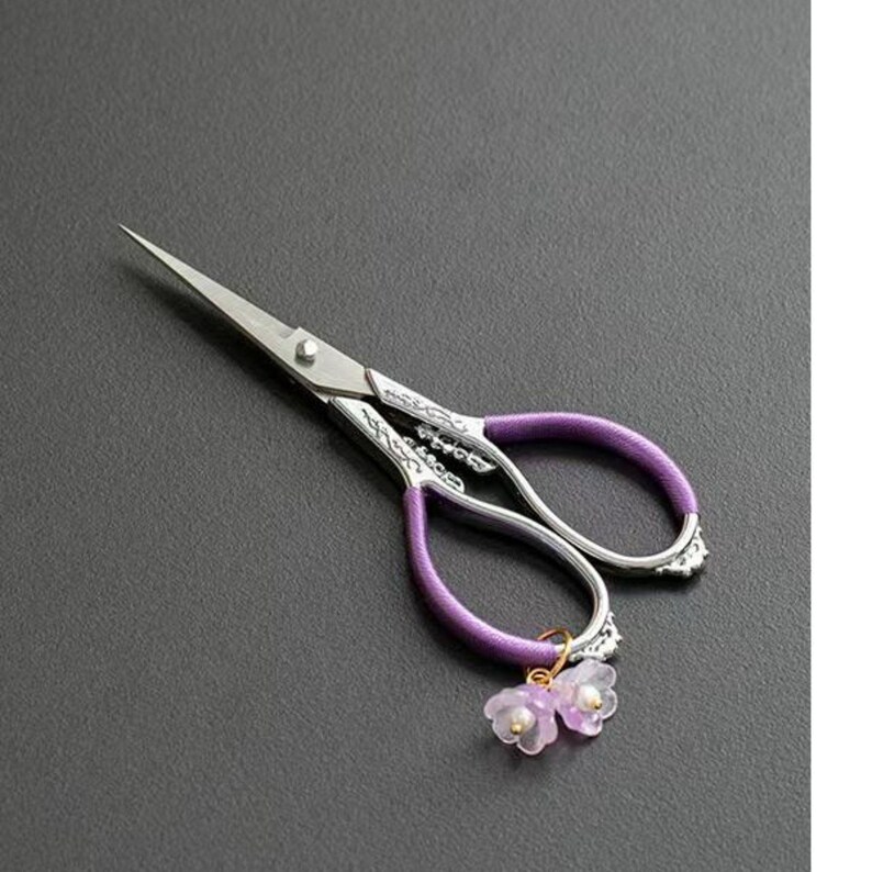 ヴィンテージクリスタル裁縫はさみ：装飾的なステンレススチール刺繍はさみ Purple