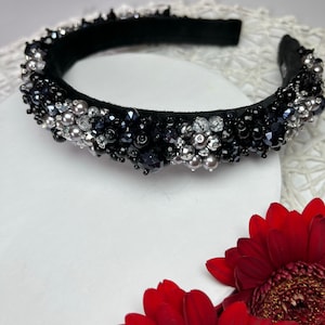 Elegant Black Velvet Beaded Headband with Hand Embroidered Crystals Pearls and Rhinestones for Women Bridesmaids Party Hair Accessory