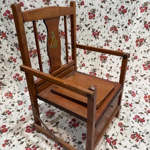 Silla y orinal plegables de madera vintage para niños de los años 40 Silla con orinal para niños 2 en 1