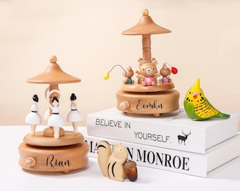 Personalized music box, Baby birthday gift, Wooden music box, Baby shower gift, Engraved name music box, music box