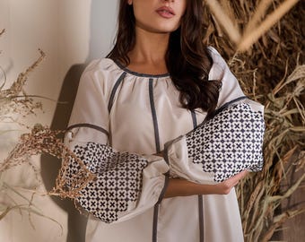 Witte Oekraïense vyshyvanka-blouse, Oekraïense vyshyvanka, wit geborduurd boho-etnisch shirt, boho wit shirt voor vrouwen