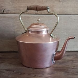 Vintage kopparvattenkokare från Trefle – Fransk koppartekanna i mitten av århundradet