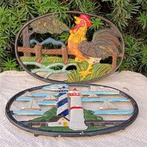 2 salvamanteles de hierro fundido vintage, soporte antiguo para ollas calientes, mesa navideña, mediados de siglo, regalo de Navidad, cocina rústica, motivo marino y campestre