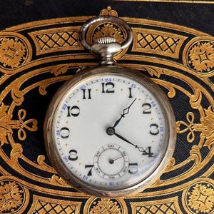 Montre de poche ancienne en état de fonctionnement 1890, montre de poche vintage avec boîtier et chaîne en métal argenté, en état de fonctionnement, Depose Argentan
