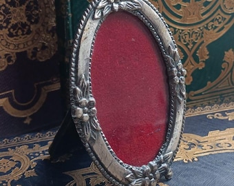 Vintage Pewter Picture Frame Mid Century, Antique Tin Photo Frame Oval with Floral Patterns and Butterflies, Metal Picture Frame