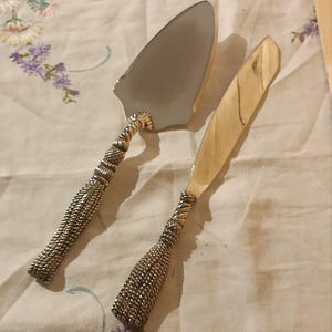Espátula y cuchillo para pastel vintage plateados de Silea: utensilios de postre de mediados de siglo