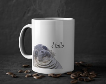Bedårande keramisk kaffemugg med sälmotiv - Hallo-text, 33 cl