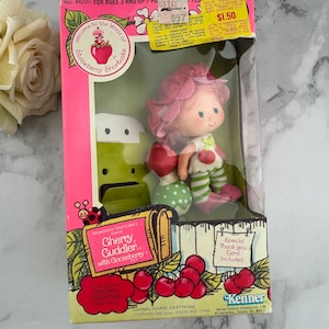 Vintage 1980 Strawberry Shortcake Doll In Box. Cherry Cuddler. Rare. New in Box