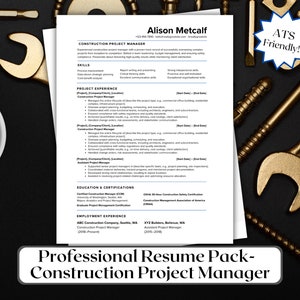 Op de afbeelding: Een professionele cv-sjabloon voor een bouwprojectmanager, met een wit document, een kopje koffie en bouwmachines op een zwarte achtergrond. Het cv bevat secties voor vaardigheden, ervaring en certificeringen. De tekst op het cv luidt "Alison Metcalf" en "ATS Friendly!"