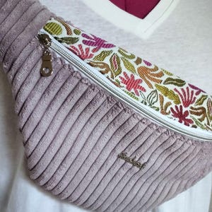 sac banane en velours côtelé mauve lilas