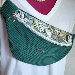 sac banane en velours côtelé vert sapin