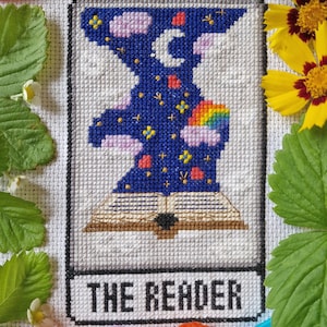 Kruissteekpatroon 'The Reader' tarotkaart