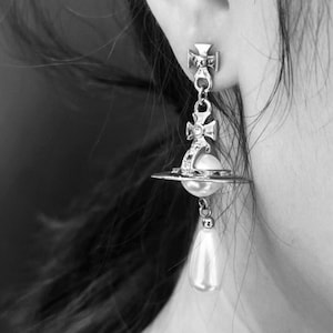 Vivienne westwood pearl drop earrings - Etsy 日本