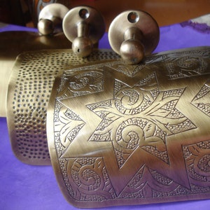Porta rotolo di carta igienica da parete in ottone anticato marocchino (misura più piccola) in stile oro antico - VARIE