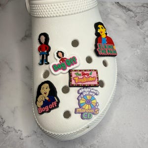 Collezione di ciondoli per scarpe di Tracy Beaker - bog off/elaine the pain