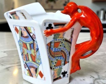 Jarra de crema de porcelana antigua Royal Bayreuth con diseño de diablo y cartas, ideal para Halloween.