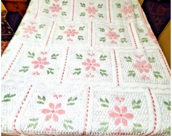 White Chenille Bedspread W/ Pink Floral Full 94" x 98" Farmhouse Country USA