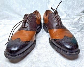 Zapatos de golf Footjoy Icon con estampado de cocodrilo marrón, talla 11W