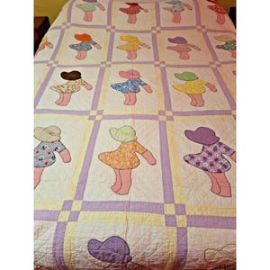 Vintage Sun Bonnet Sue At The Beach Quilt Purple Lavender Handmade 74&quot; x 98&quot;