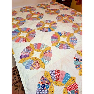 Vintage Dresden Plate Quilt Handmade Hand Quilted 69&quot; x 83&quot; 1930s 1940s