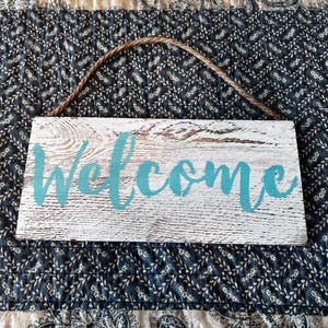 Wood Welcome Doorhanger/Sign