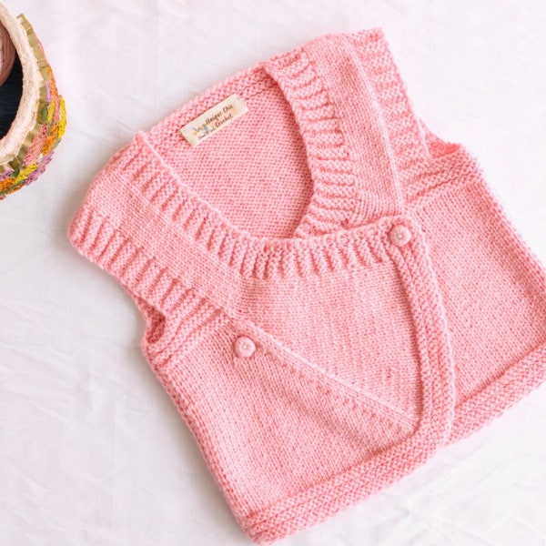 Débardeur rose pour bébé fille, gilet en tricot pour bébé fille, vêtements de bébé douillets, cadeau pour bébé fille, cadeau à une mère, tricot à la main pour bébé, cadeau pour petite fille