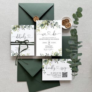 Eucalyptus huwelijksuitnodiging groene handgemaakte envelop met voeringdetails en RSVP-kaarten