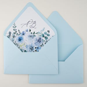 Hellblauer Umschlag mit floralem Liner, handgefertigter Hochzeitseinladung Umschlag, blaues Briefpapier, romantischer floraler Umschlag