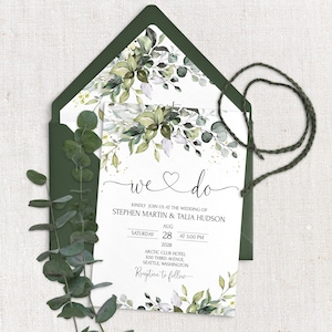 Invitaciones de boda de eucalipto con sobre verde hecho a mano