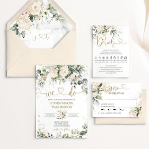 Ivoor trouwkaartsuite crème en salie Details RSVP-kaarten beige handgemaakte envelop met voering bedrukt