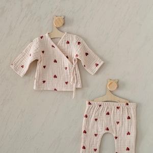 Organic cotton 4 layers coming home outfit, red hearts kimono top, pants, hat, gloves set, newborn wrap muslin clothing