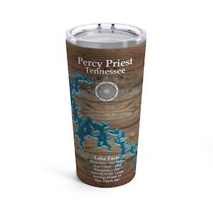 Vaso personalizado de 20 oz de Percy Priest con nombre, obsequios para amantes del lago, decoración de la casa del lago, vaso personalizado con decoración de mapa del lago: elija el color de su diseño.