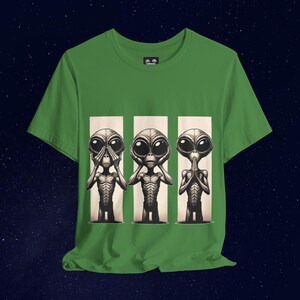Three Wise Aliens T-Shirt: Hear See Speak No Evil, Sci-Fi Humor