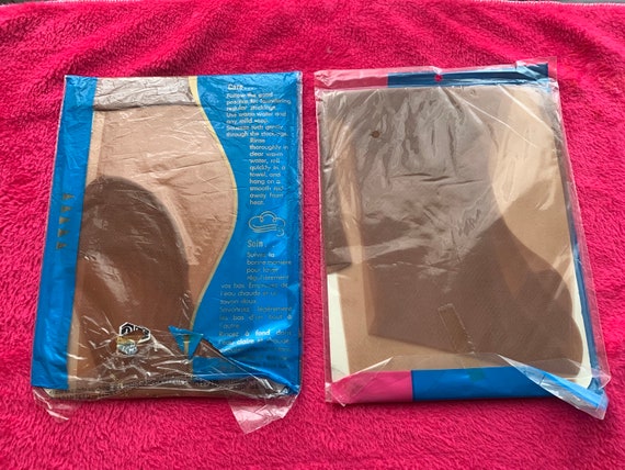 Five Pair of Vintage Nylons Never Opened - image 5