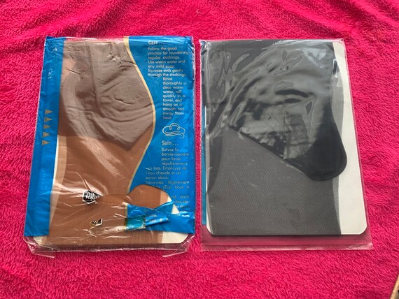 Five Pair of Vintage Nylons Never Opened - image 4