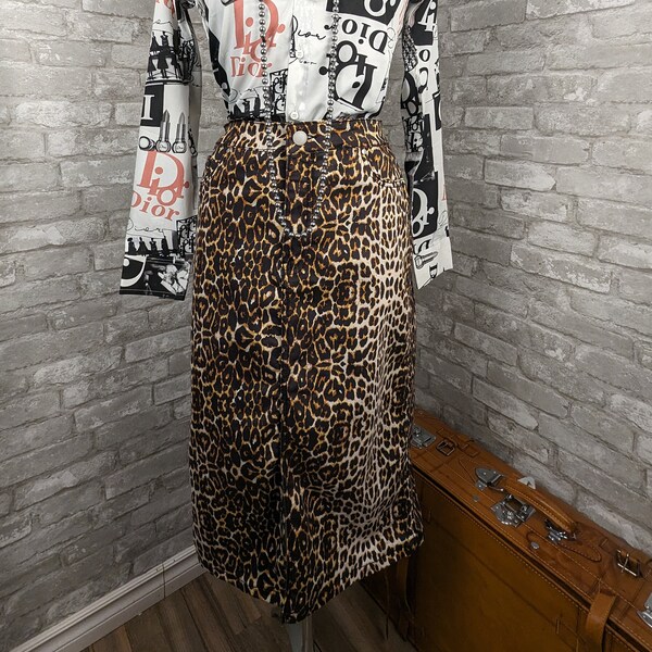 Leopard print pencil skirt