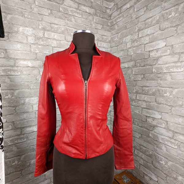 veste en cuir rouge ajustée vintage