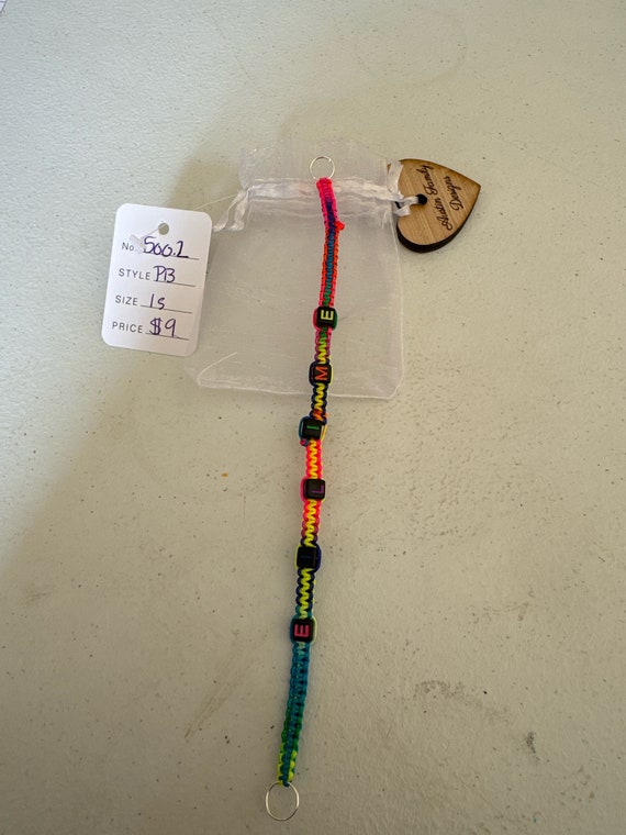 Paracord keychain with custom name