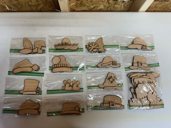 DIY Paintable Highland Cow with 14 Interchangeable Hats