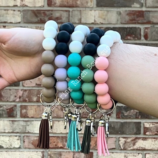 Wristlet Keychains | Silicone Bead Wristlet | Keychain | Bracelet Keychain | Bangle Key Ring | Cute Keychain | Gift Ideas | Hands Free