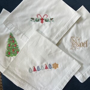 4.  Christmas embroidered vintage linen napkins, holiday napkins, festive napkin set of four, table decoration, hemstitched, napkin gift set