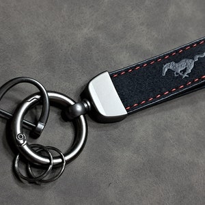 Mustang porte-clés cuir Alcantara logo cheval porte-clés lanière GT500 Shelby Cobra accessoires de voiture cadeau pour hommes anniversaire noël image 3