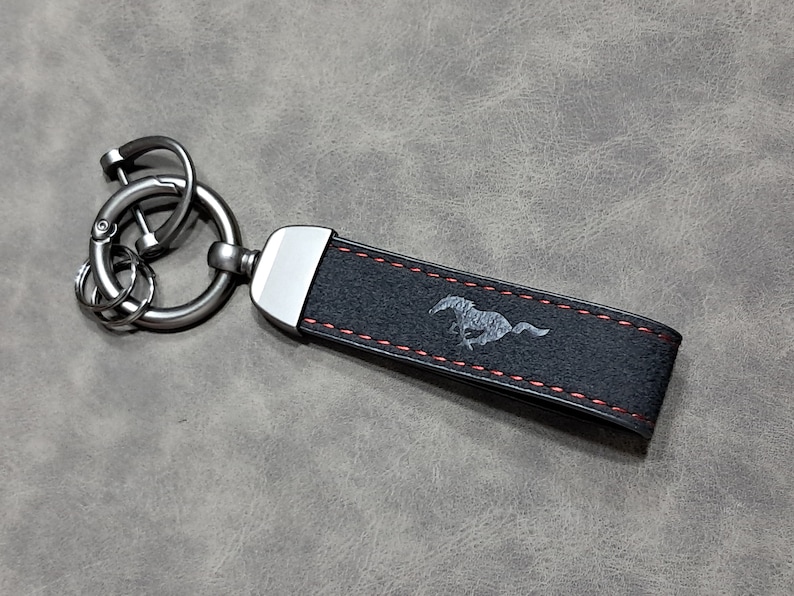 Mustang porte-clés cuir Alcantara logo cheval porte-clés lanière GT500 Shelby Cobra accessoires de voiture cadeau pour hommes anniversaire noël image 1