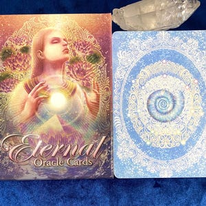 Cartas japonesas ETERNAL Oracle. Lindo design com 40 cartas inspiradoras de oráculo e guia de viagem. Língua japonesa.