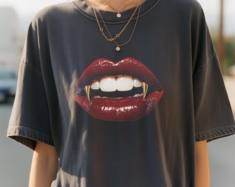 Camiseta de vampiro con labios carmesí, estilo gótico y glam, unisex