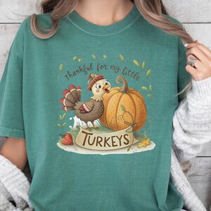 Maglietta &quot;Grateful for My Little Turkeys&quot;, maglietta del Ringraziamento della nonna, maglietta con un tacchino divertente, maglietta Mimi, cena del Ringraziamento, regalo per la nonna
