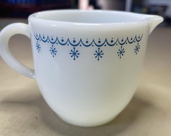 Vintage PYREX Corning Snowflake Blue / Garland Creamer #722