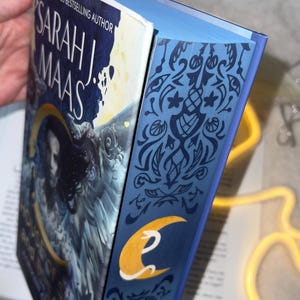 Crescent City House of Sky and Breath | Sprayed edges | Fore edge painting | Special edition book