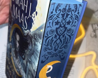Crescent City House of Sky and Breath | Sprayed edges | Fore edge painting | Special edition book